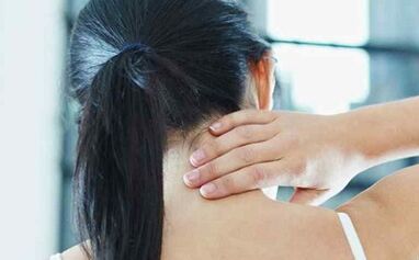 How cervical osteochondrosis manifests